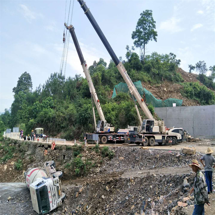 高要汽车掉沟里叫吊车救援要多少钱